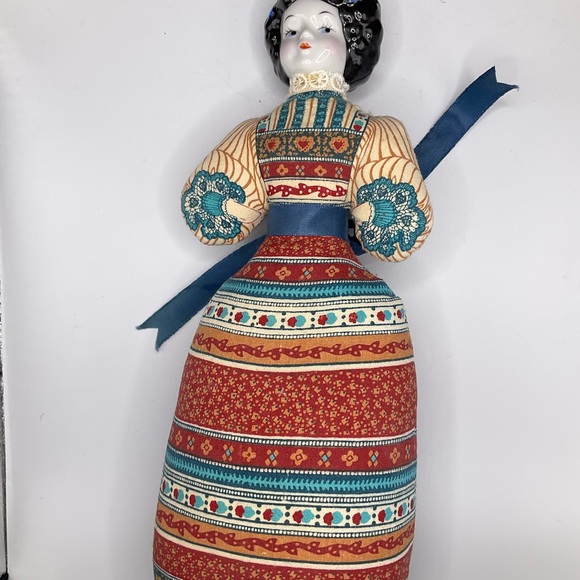 VINTAGE 1981 AVON 10” AMERICAN HEIRLOOM CERAMIC HEAD CLOTH BODY - Picture 8 of 8